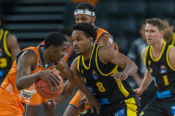 着球迷与媒 着球迷与媒