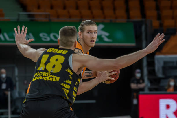 的两位关键 的两位关键